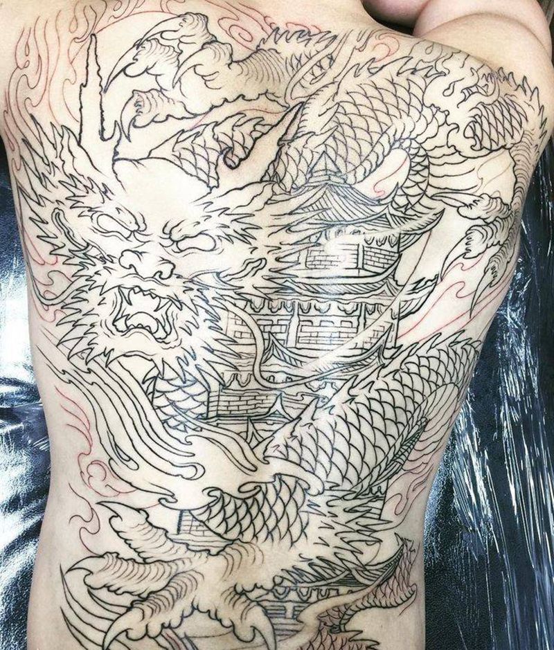 未完纹身图片_背部纹身图案