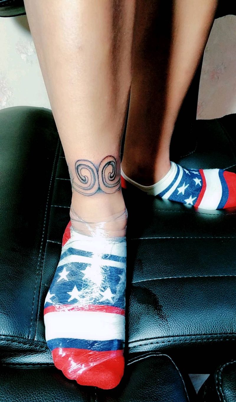 紧箍咒纹身图片_脚部新传统纹身图案