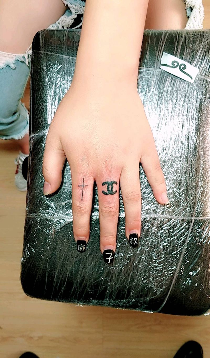 手指 纹身纹身图片_手部清新原创成品纹身图案