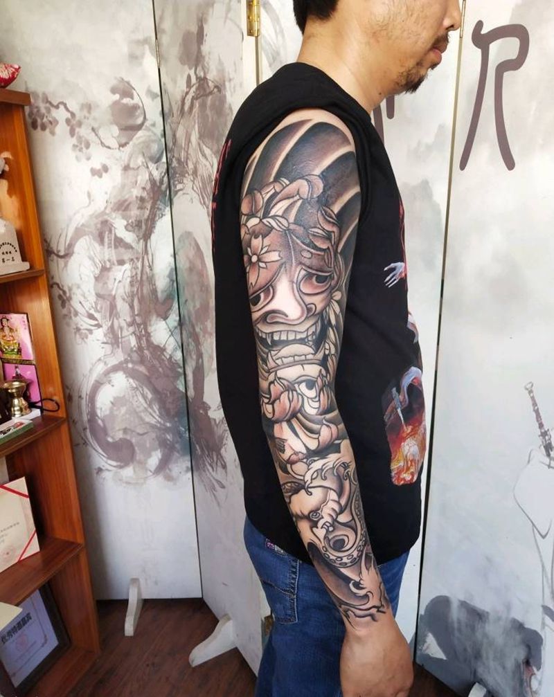 般若遮盖，大臂小臂纹身纹身图片_手臂新传统传统黑灰纹身图案