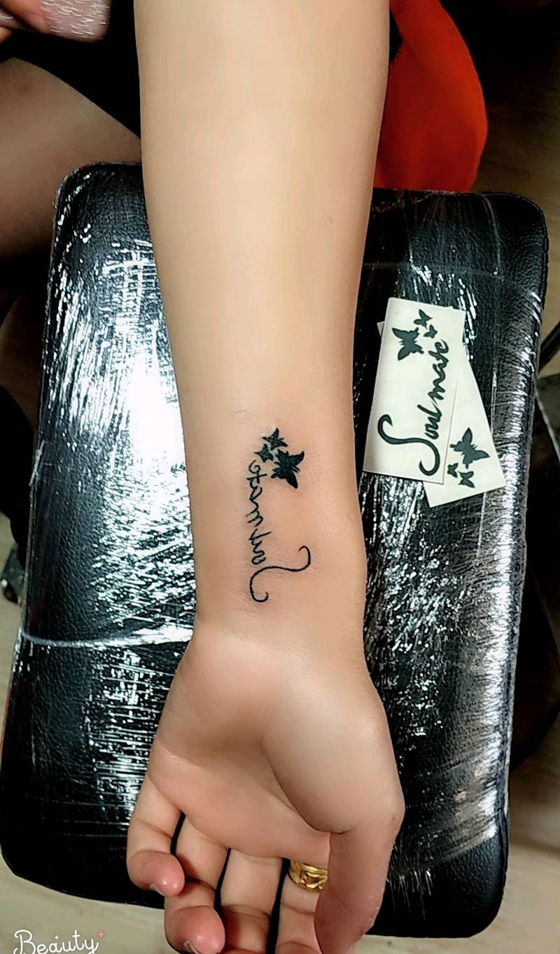 小清新字母纹身图片_手臂新传统纹身图案