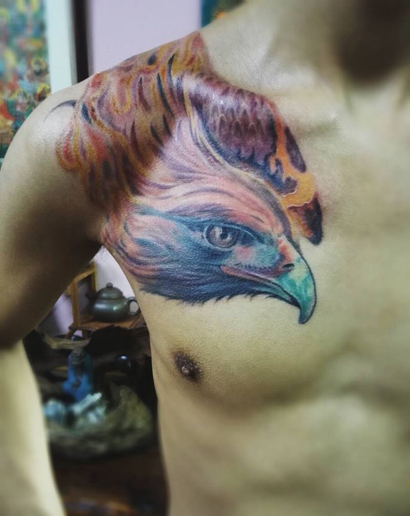 鹰视纹身图片_胸部写实动物成品纹身图案