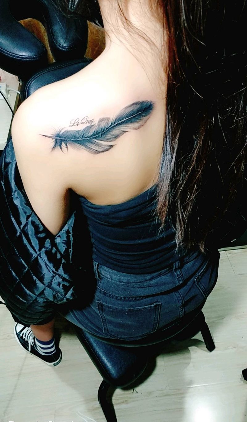羽毛遮盖旧纹身纹身图片_肩部纹身图案