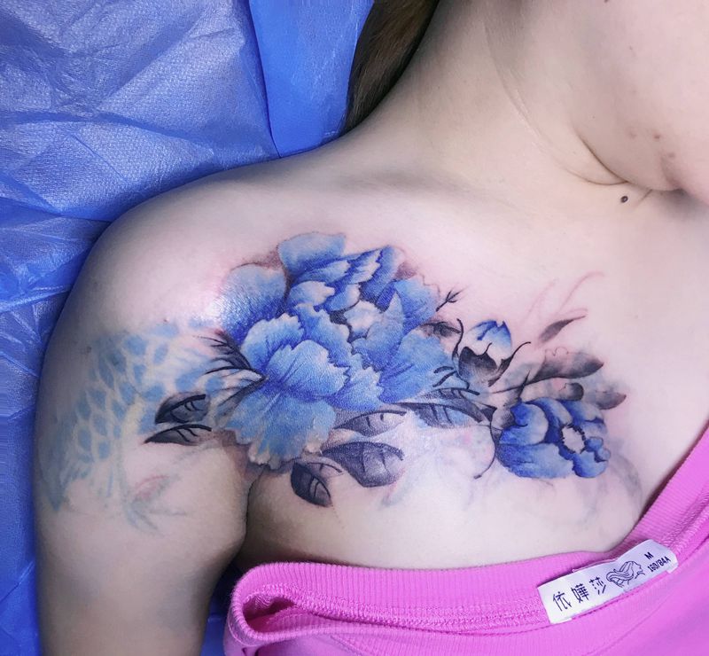 遮盖(未完)纹身图片_胸部肩部纹身图案