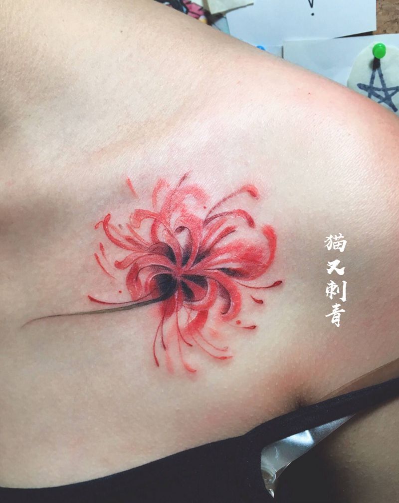 彼岸纹身图片_肩部水彩纹身图案