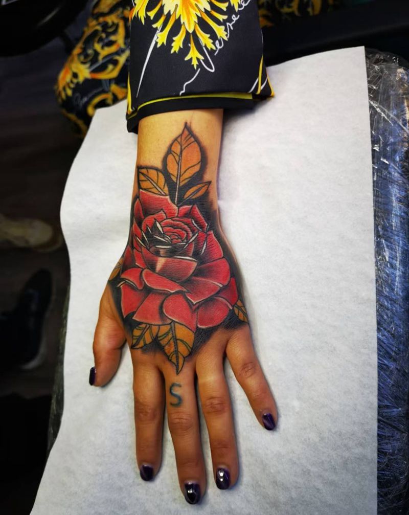 手背花纹身图片_手部纹身图案