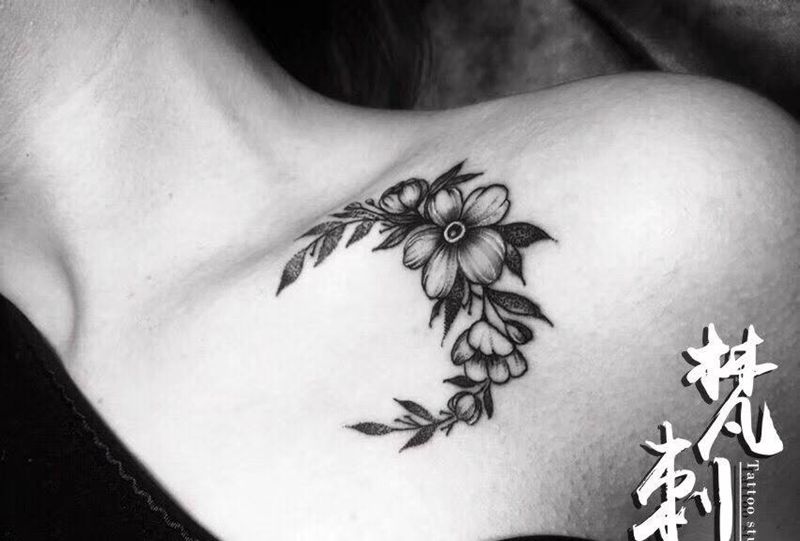 月亮花纹身图片