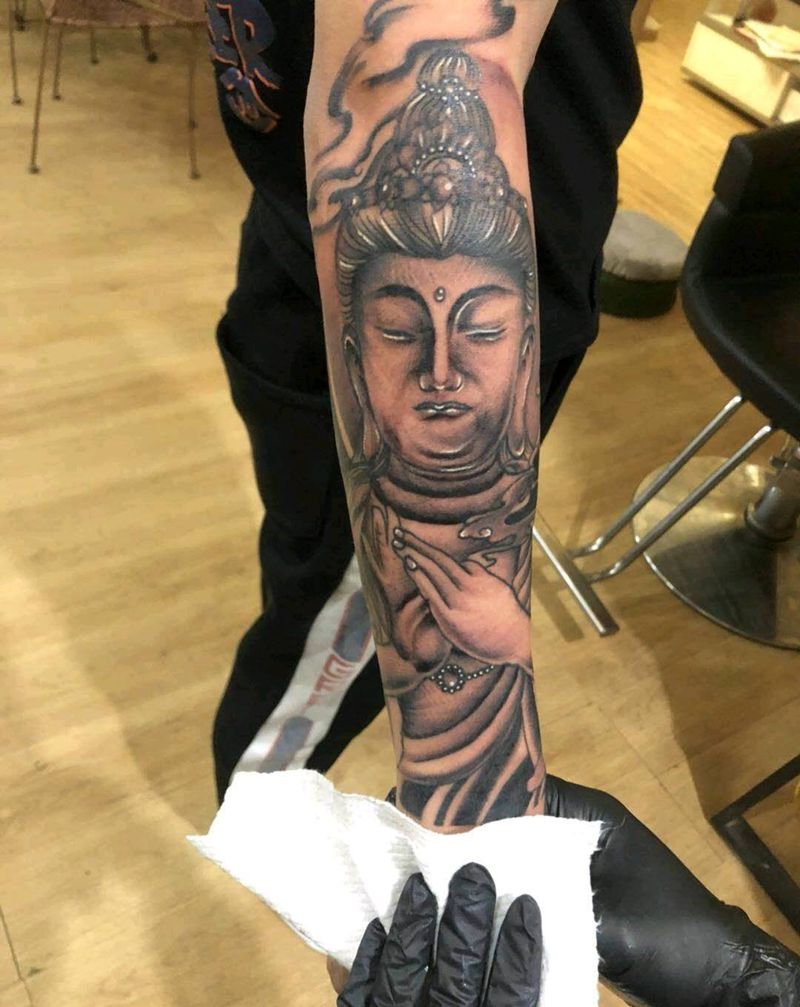 菩萨包小臂纹身图片_手臂传统人物成品纹身图案