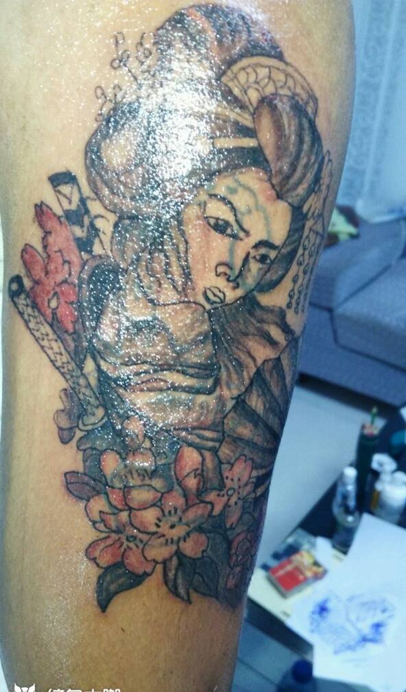 遮盖纹身图片_肩部新传统纹身图案