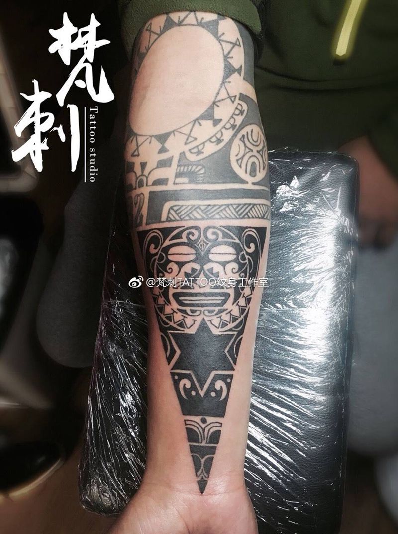 玛雅图腾遮盖纹身图片