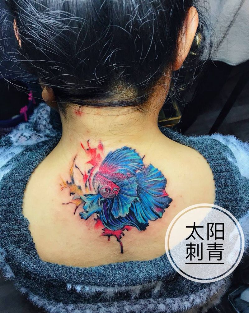 金鱼遮盖纹身图片