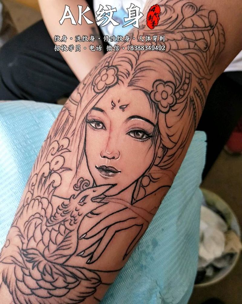 凤凰艺妓纹身线条纹身图片_手臂新传统纹身图案