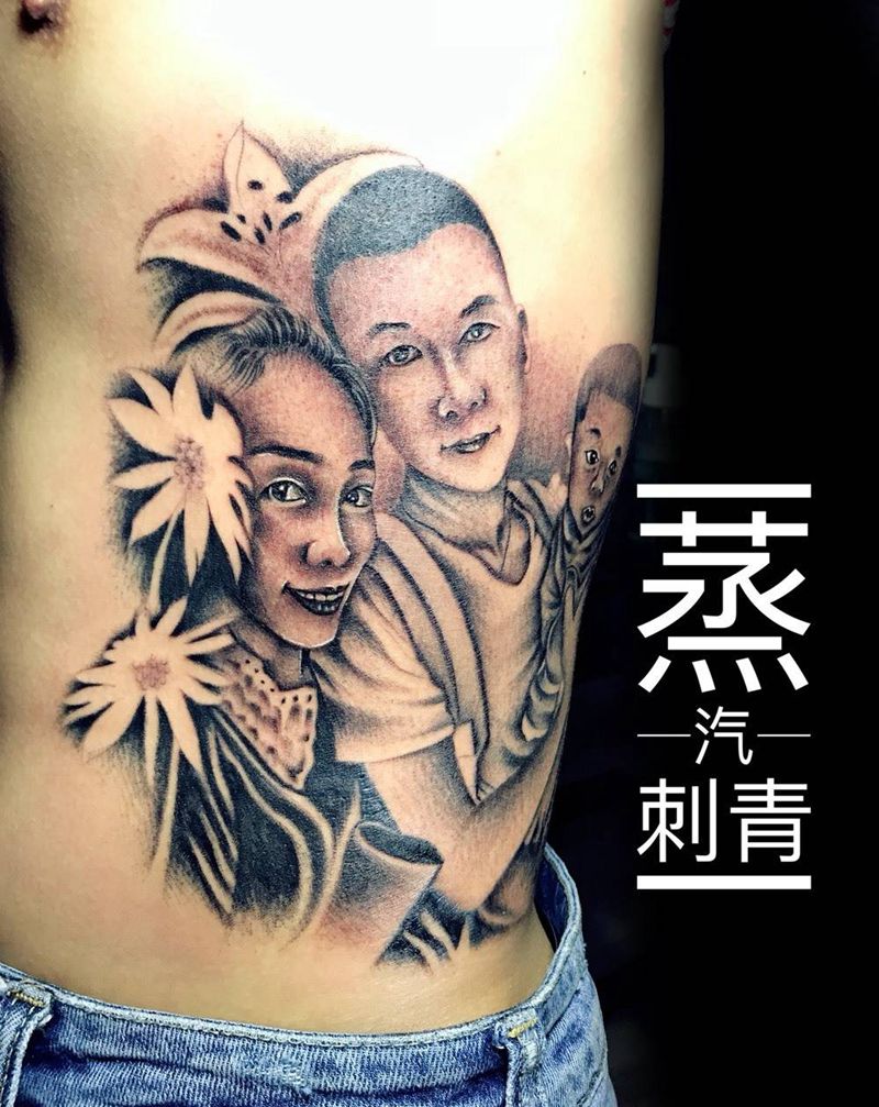 全家福！纹身图片_腰部欧美写实纹身图案