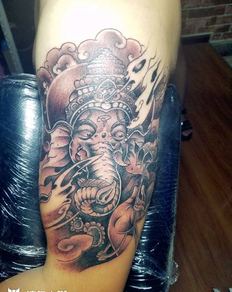 黑白象神纹身图片