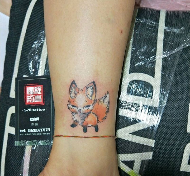 小妲己纹身图片_脚部清新动物成品纹身图案