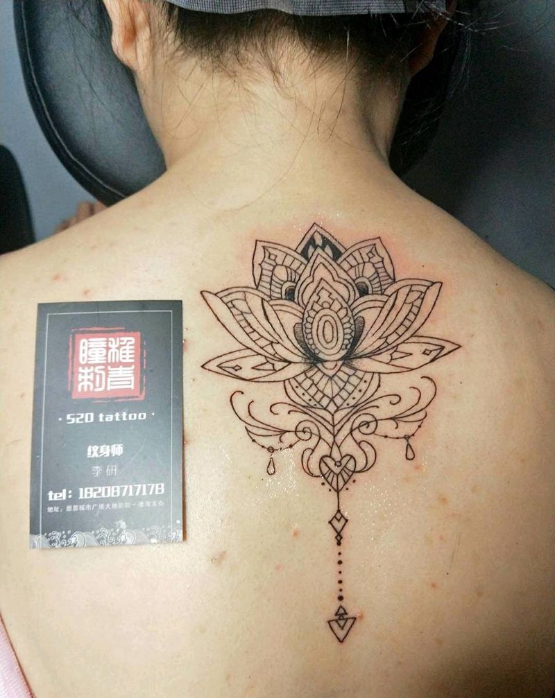 梵花莲纹身图片_背部习俗清新植物图腾成品纹身图案