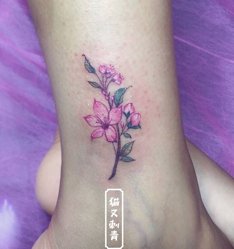 脚踝花纹身图片