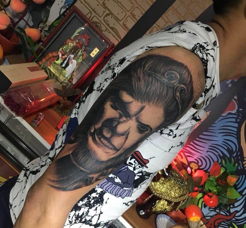 电影至尊宝纹身图片