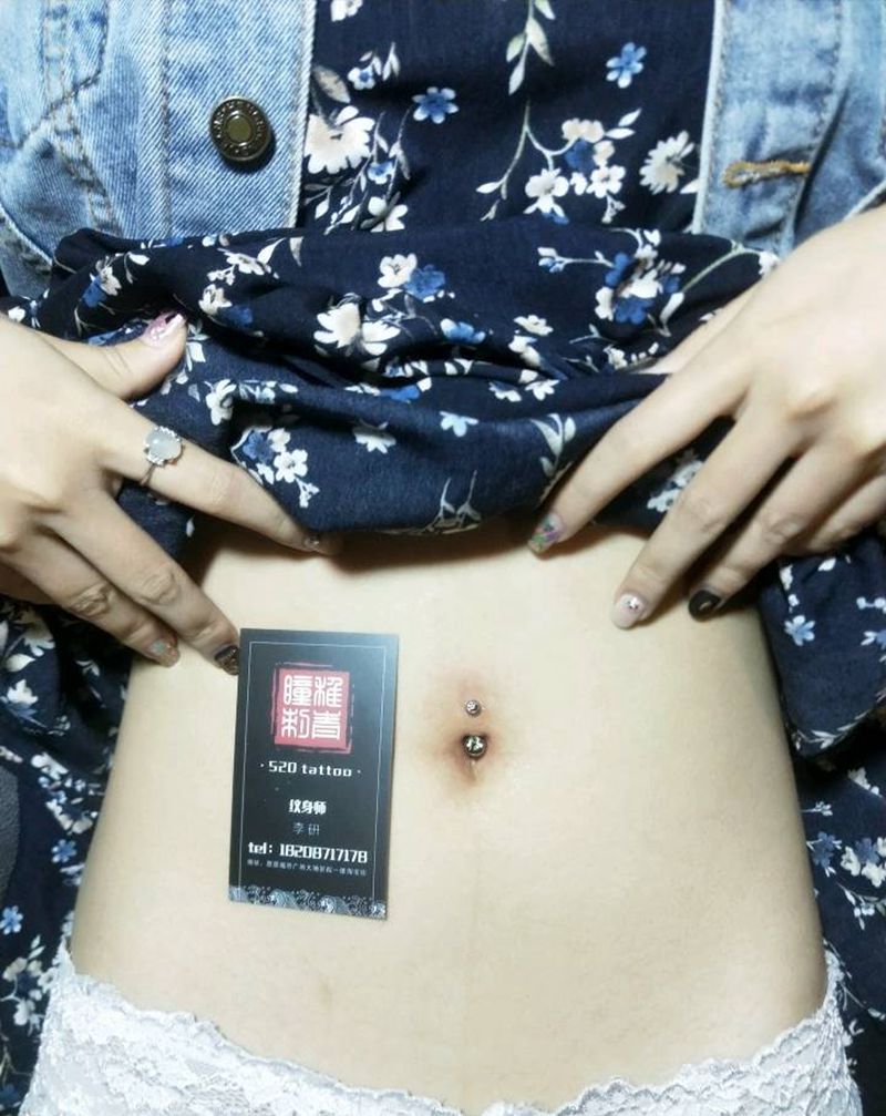 脐钉纹身图片_穿刺纹身图案
