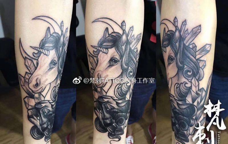 独角兽遮盖纹身图片