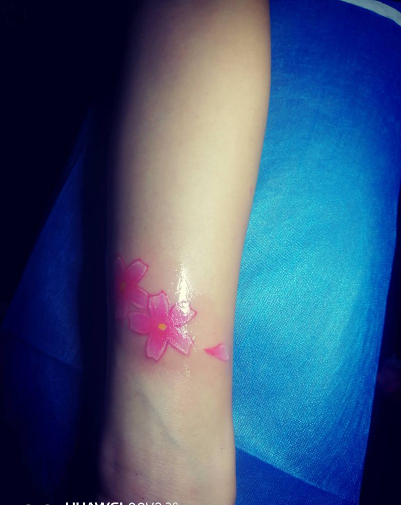 小清新樱花纹身图片_手臂樱花纹身图案