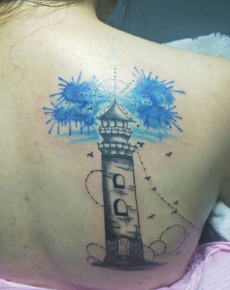 水彩灯塔纹身图片_肩部背部清新几何情侣水彩成品纹身图案