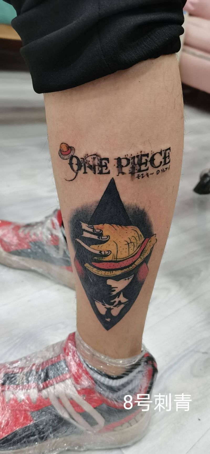 海贼王，路飞纹身图片_腿部纹身图案