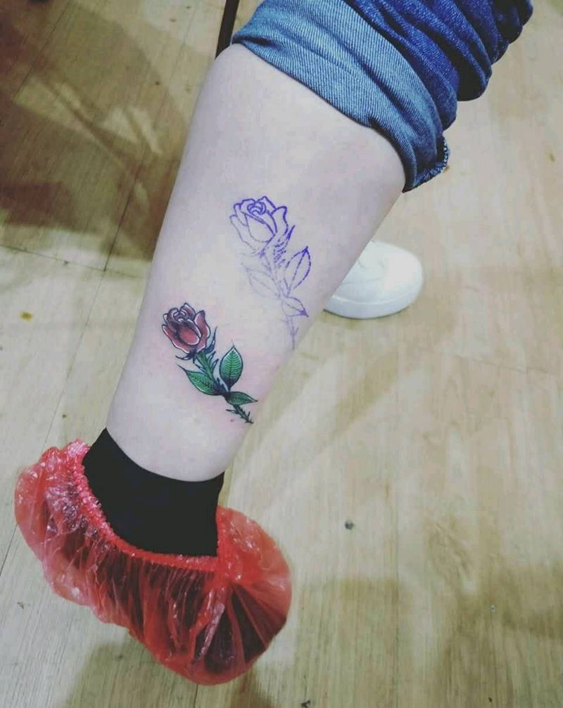 彩色玫瑰纹身图片_脚部传统植物成品纹身图案