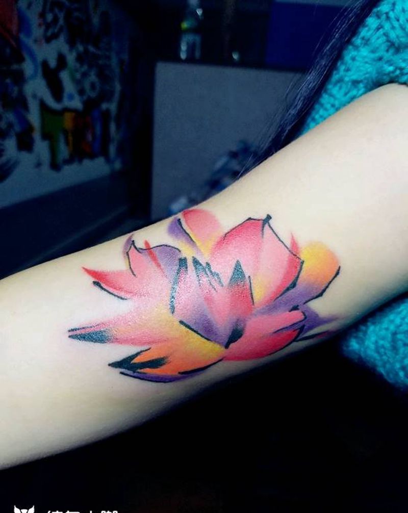 彩莲纹身图片