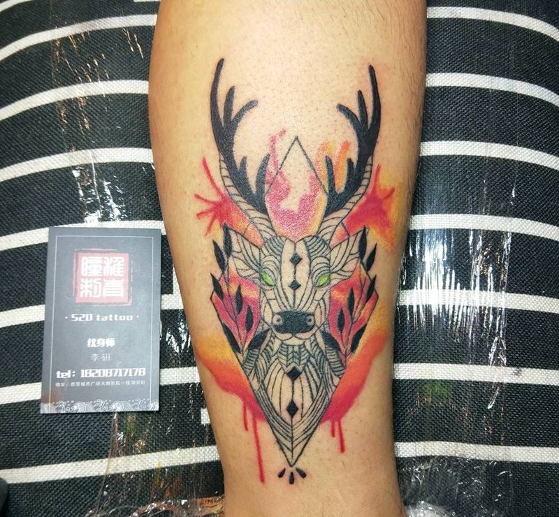 鬼火鹿？纹身图片_腿部清新动物水彩成品纹身图案
