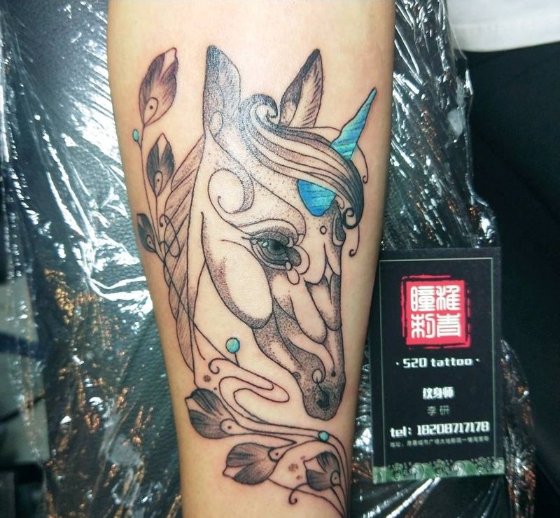 独角兽纹身图片_手臂手部清新动物植物点刺成品纹身图案