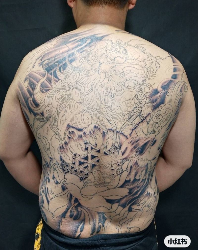 唐狮纹身图片_背部新传统纹身图案