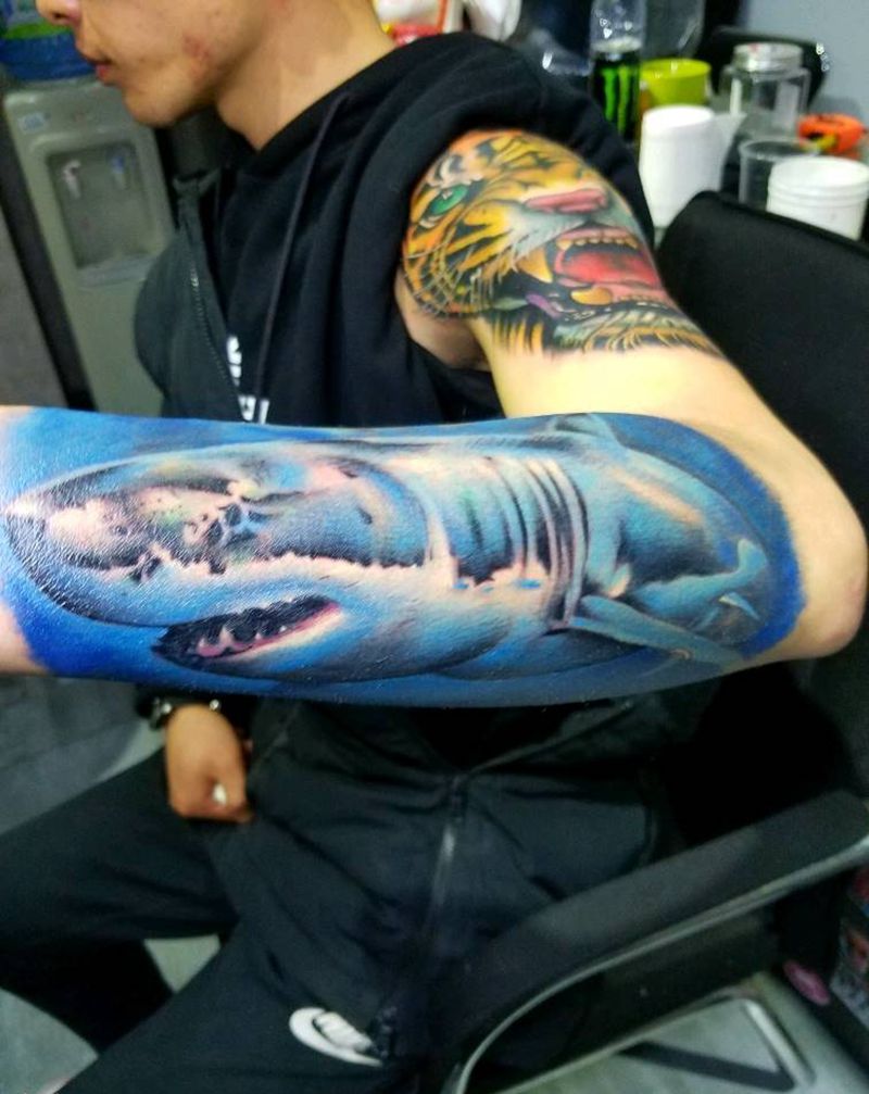 添加背景纹身图片