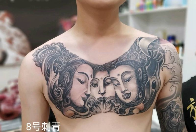 三面佛纹身图片_胸部纹身图案