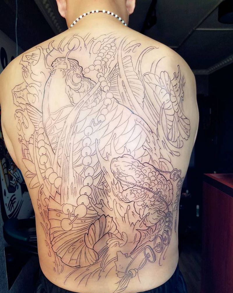 满背鲤鱼纹身图片