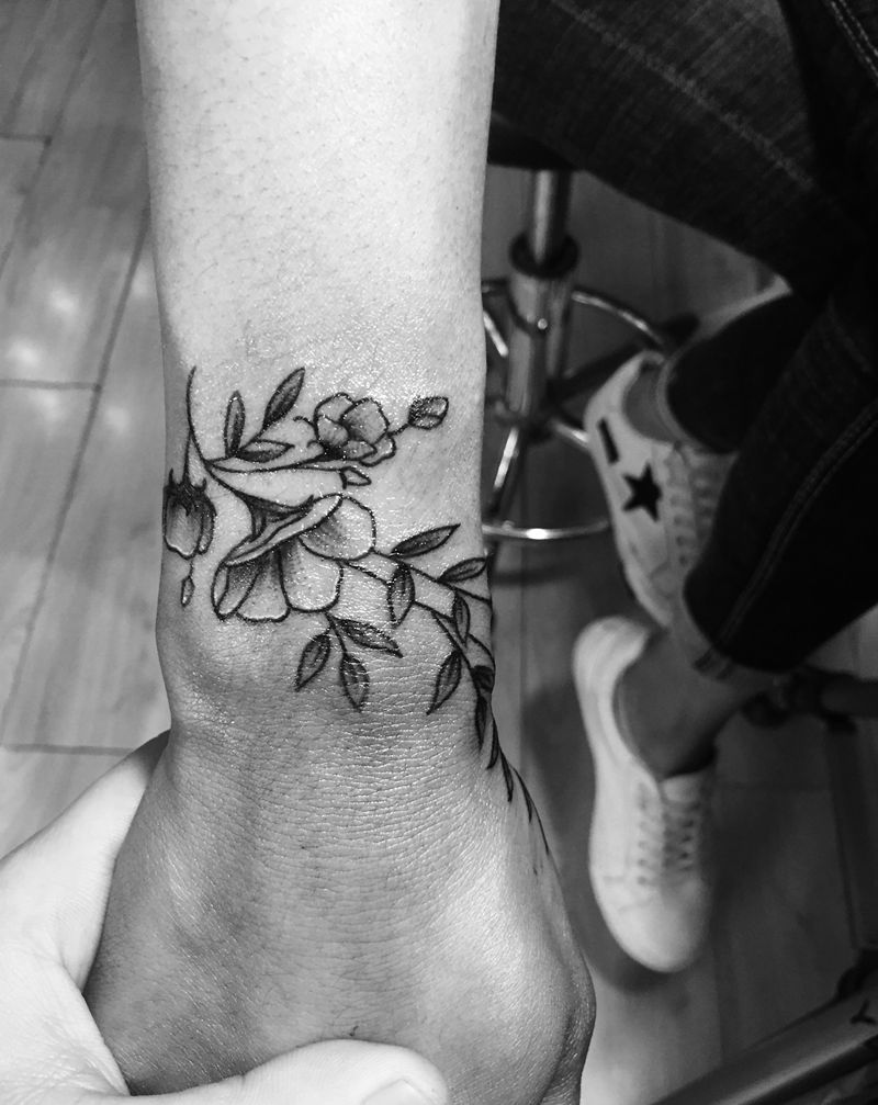 腕花纹身图片_手部纹身图案