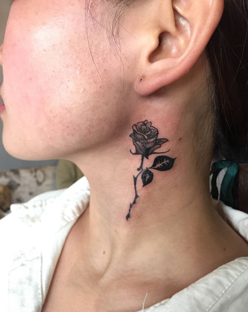 玫瑰纹身图片_颈部纹身图案