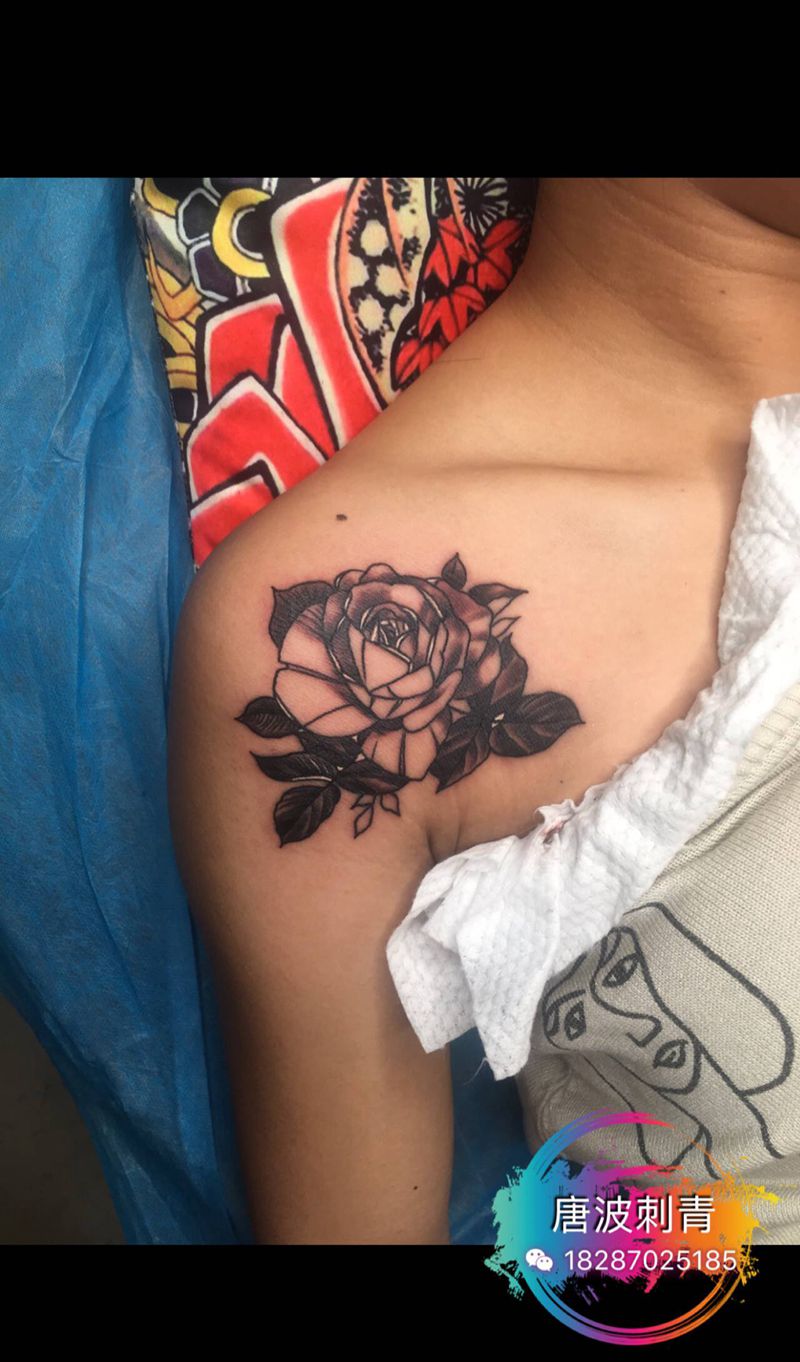 素花纹身图片_手臂欧美写实纹身图案