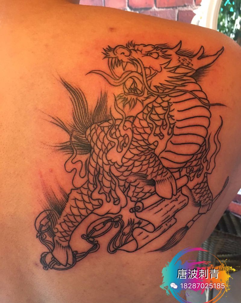 麒麟纹身图片_肩部背部新传统纹身图案