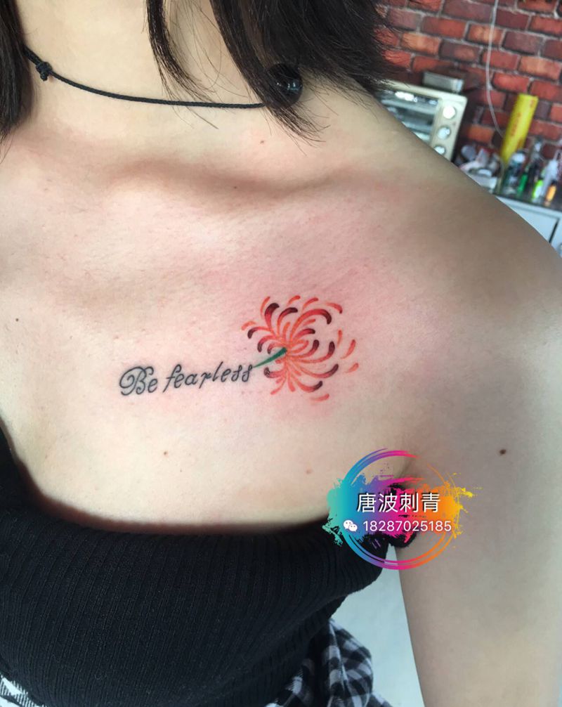 彼岸花纹身图片_胸部水彩纹身图案