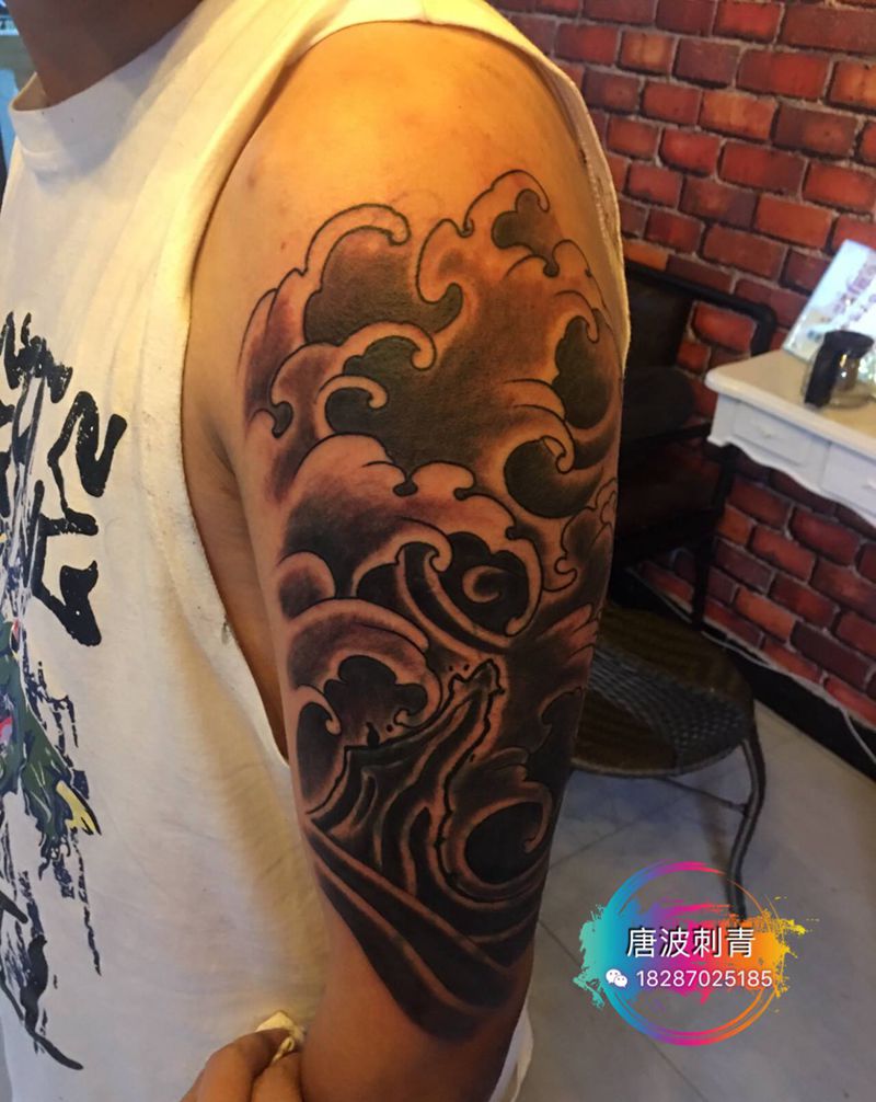 浪纹身图片_手臂新传统纹身图案
