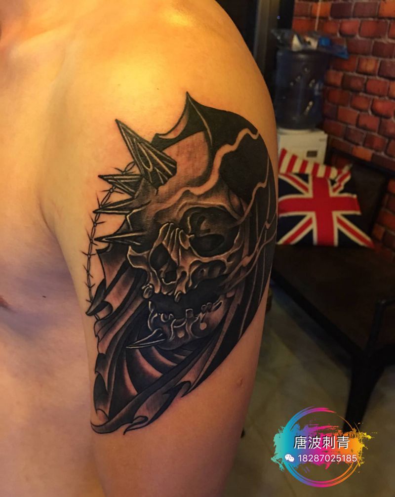 骷髅头纹身图片_手臂欧美写实纹身图案
