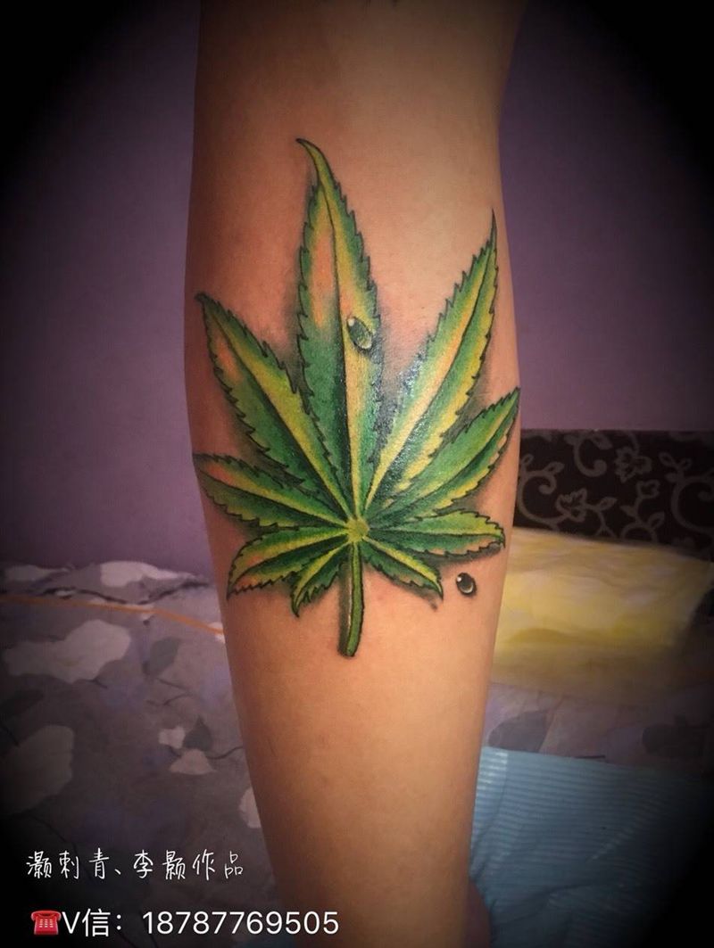 大麻叶纹身图片