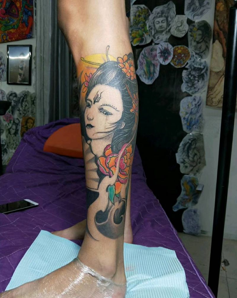 艺姬包小腿纹身图片