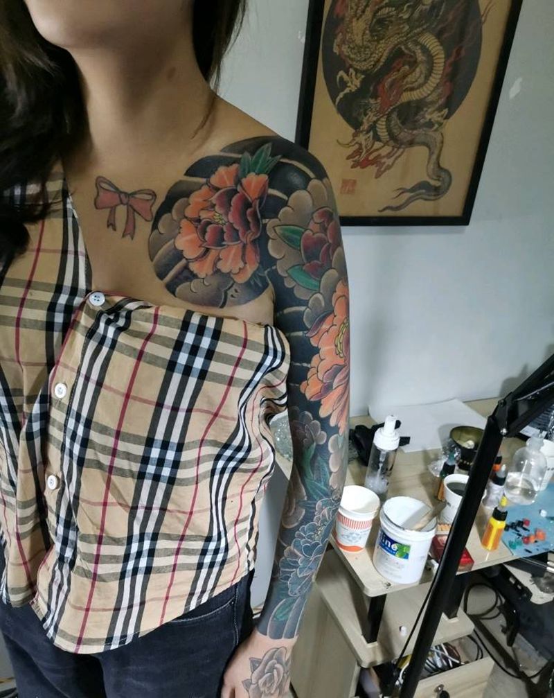 接半胛纹身图片_手臂胸部纹身图案