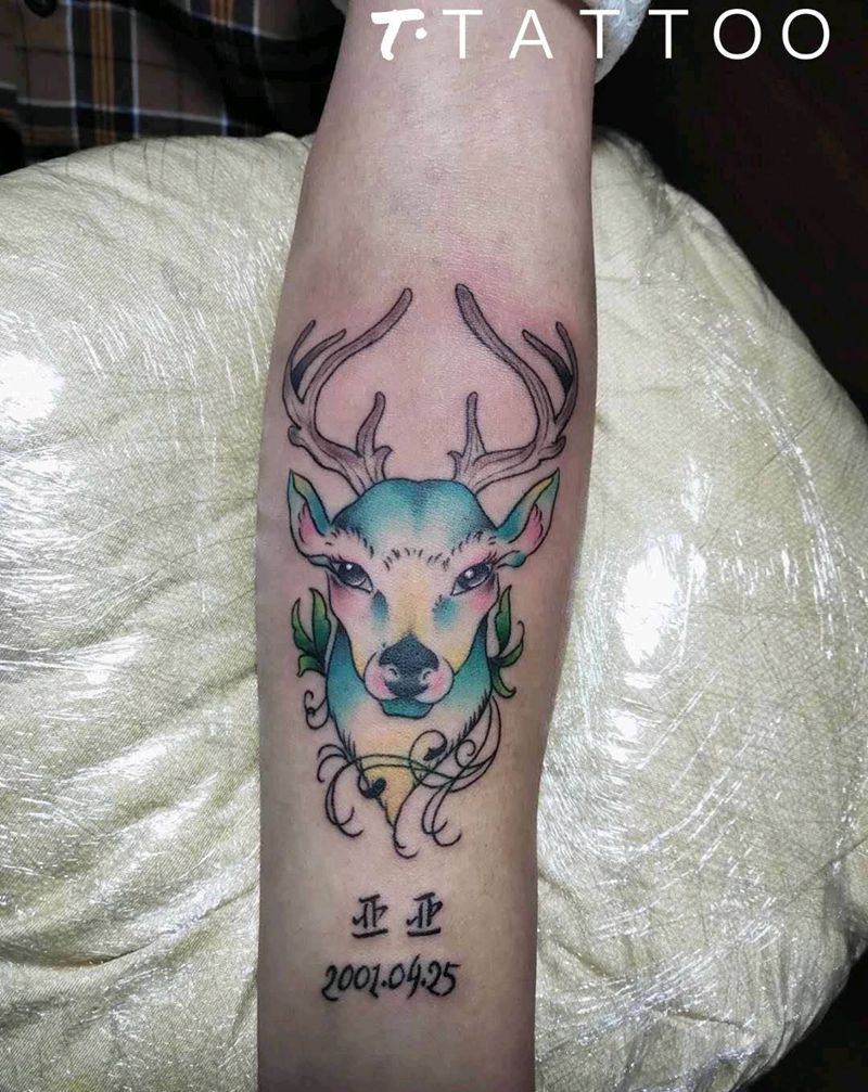 小鹿纹身图片_手臂纹身图案