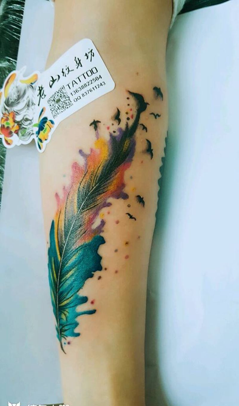 水彩羽化蝶纹身图片