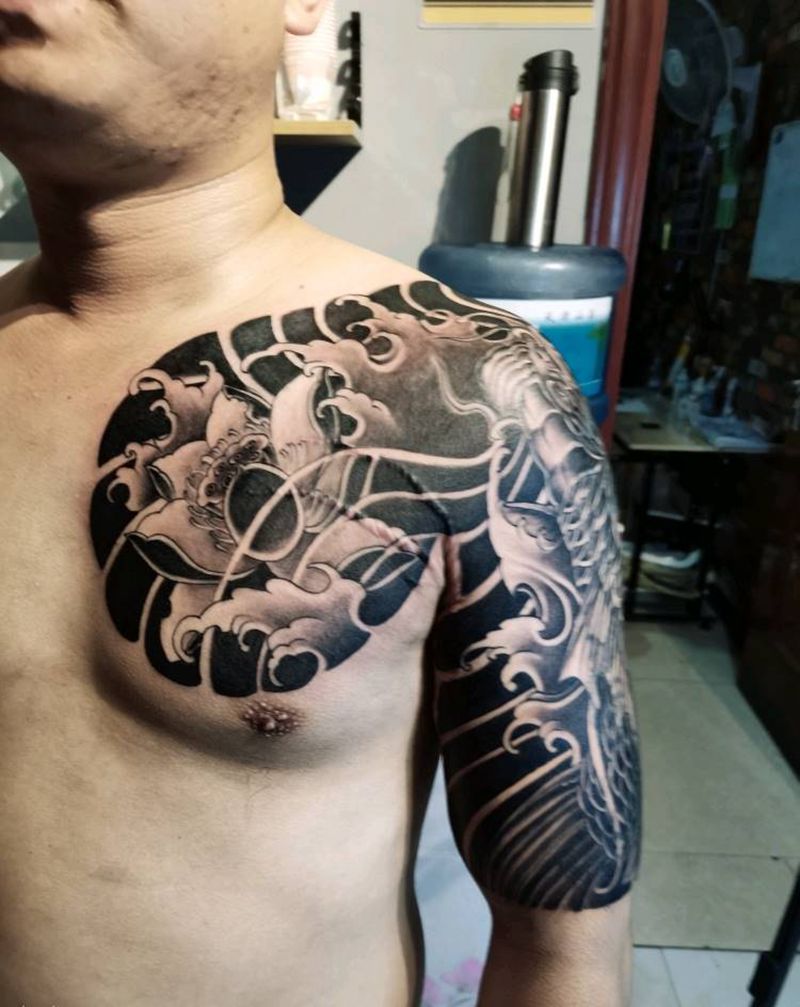 遮盖未完纹身图片_肩部胸部纹身图案