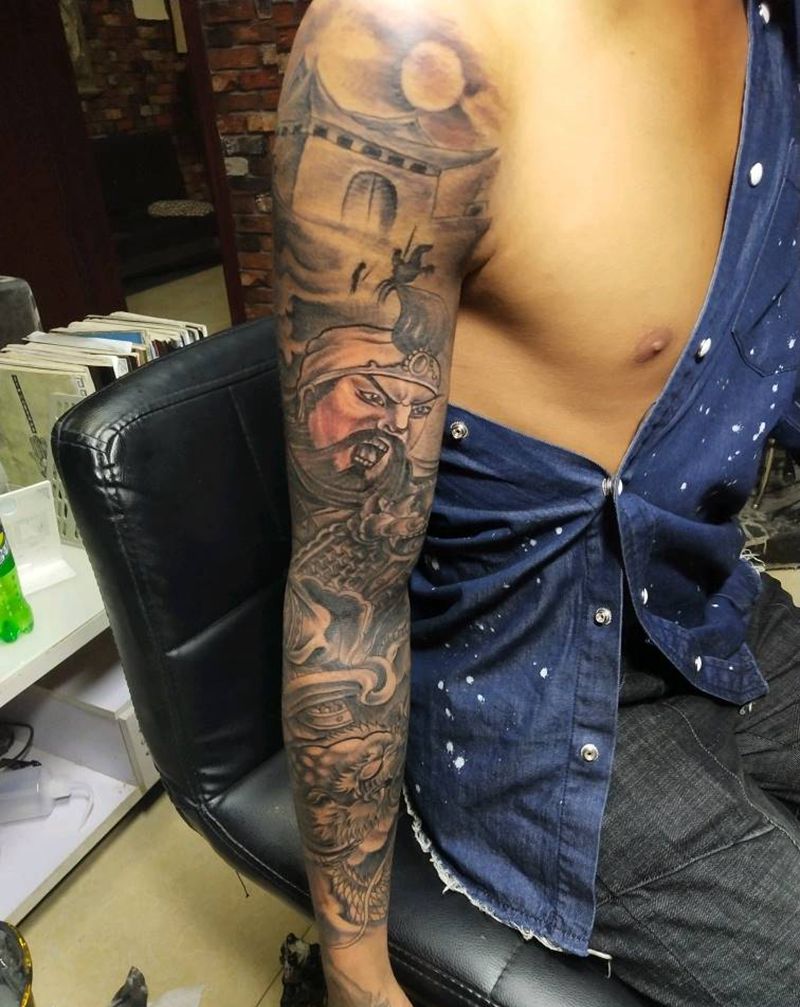 关公花臂，未完成纹身图片