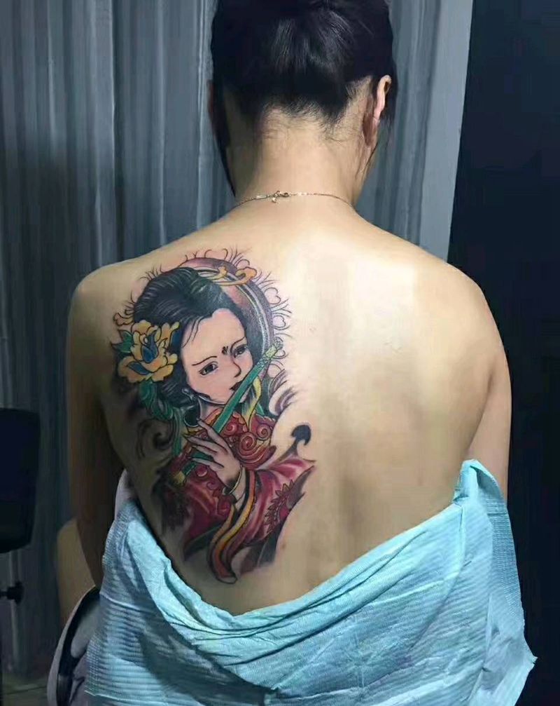 艺姬配美女纹身图片